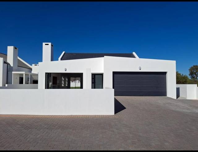 3 BEDROOM HOUSE FOR SALE IN BRITANNIA BAY